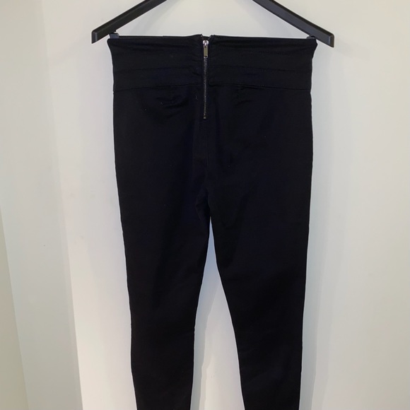 FOREVER21 black skinny jeans distressed - Picture 3 of 4